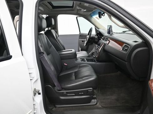 Used 2014 Chevrolet Suburban LT AWD/4WD image 36