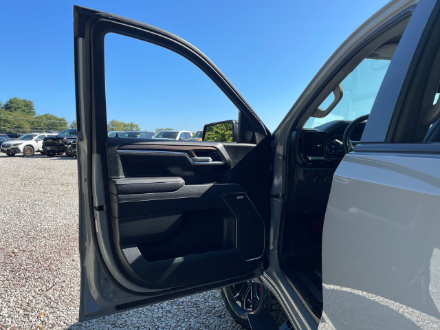 Used 2025 Chevrolet Silverado 1500 RST AWD/4WD image 25