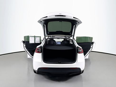 Used 2023 Tesla Model Y Long Range AWD/4WD image 35