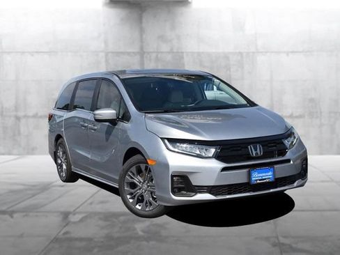New 2026 Honda Odyssey Touring image 2