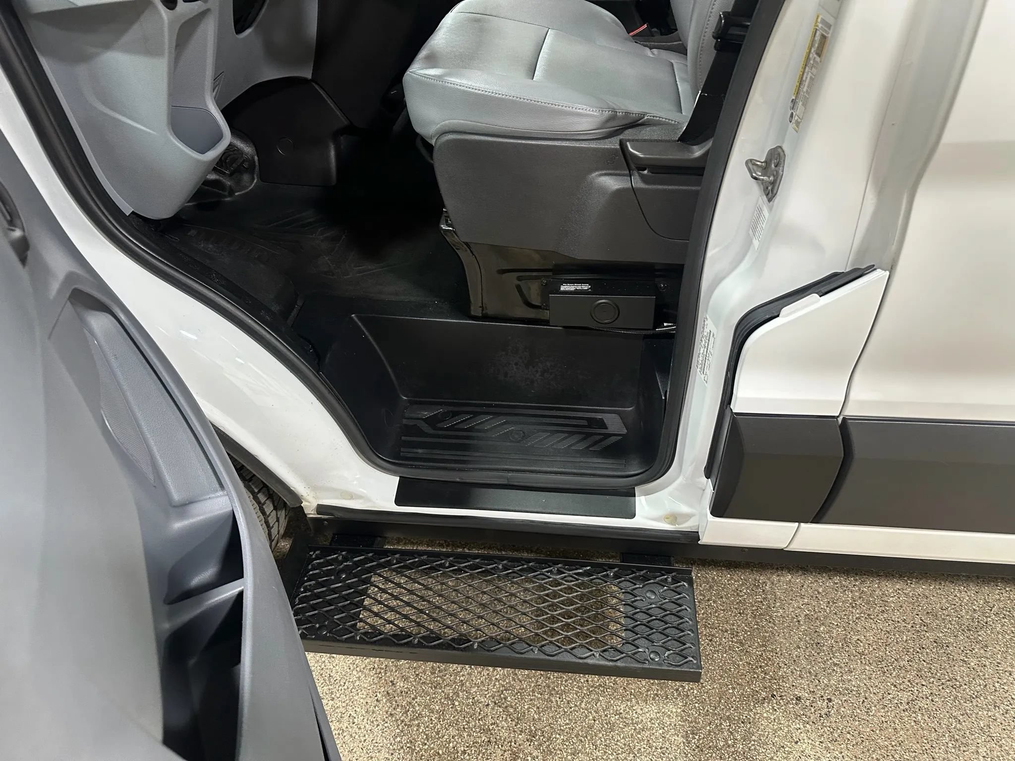 Used 2019 Ford Transit 350 XL RWD image 19
