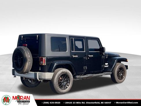 Used 2009 Jeep Wrangler Unlimited Sahara w/ Dual Top Group AWD/4WD image 5