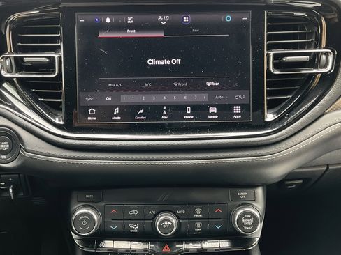 Used 2021 Dodge Durango GT w/ Blacktop Package AWD/4WD image 16