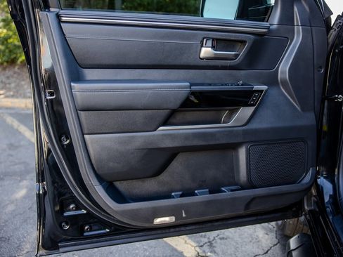 Used 2025 Toyota Tundra Limited image 15