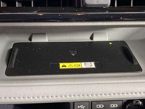 Used 2023 Toyota Highlander XLE image 24