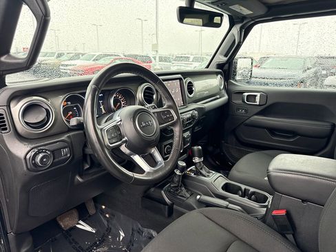 Used 2023 Jeep Wrangler Sahara w/ Cold Weather Group image 10