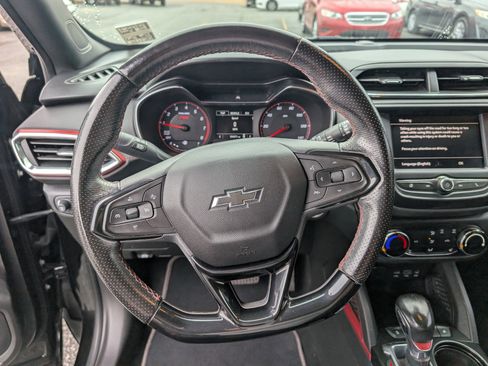 Used 2021 Chevrolet TrailBlazer RS w/ Driver Confidence Package image 16