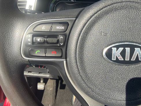 Used 2019 Kia Niro LX FWD image 19