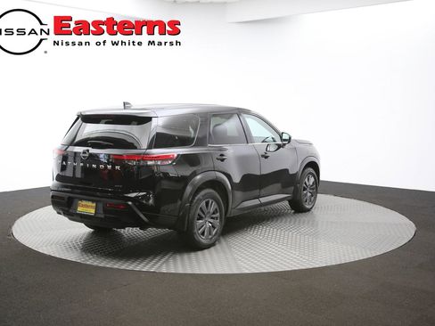 Used 2024 Nissan Pathfinder S image 50