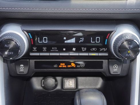 Certified 2025 Toyota RAV4 XLE FWD image 14