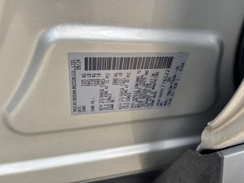 Used 2025 Nissan Rogue SV FWD image 30
