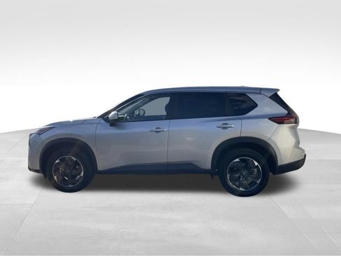 Used 2024 Nissan Rogue SV AWD/4WD image 8