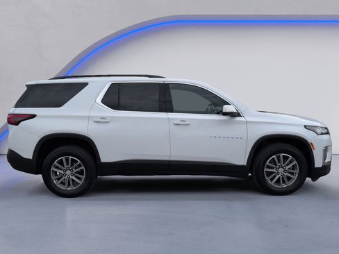 Used 2023 Chevrolet Traverse LT image 11