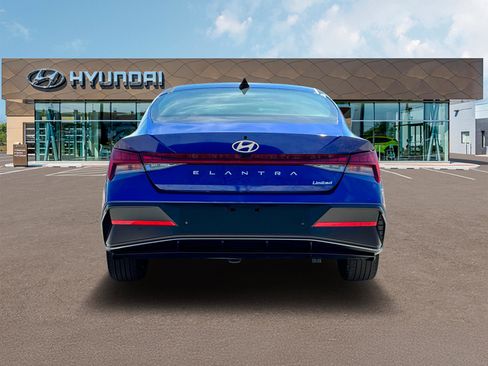 New 2025 Hyundai Elantra Limited FWD image 6
