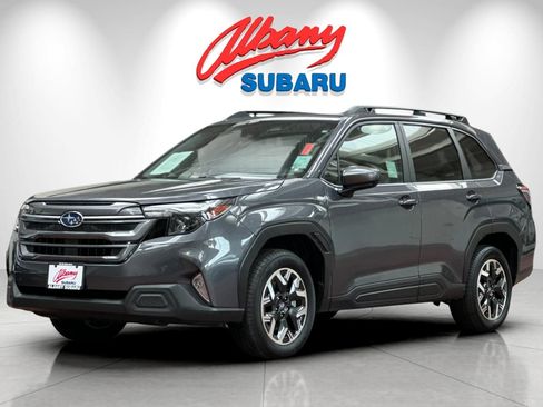 Used 2025 Subaru Forester Premium AWD/4WD image 9