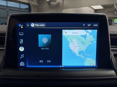 Used 2022 Chevrolet Suburban RST w/ Sport Performance Package image 22