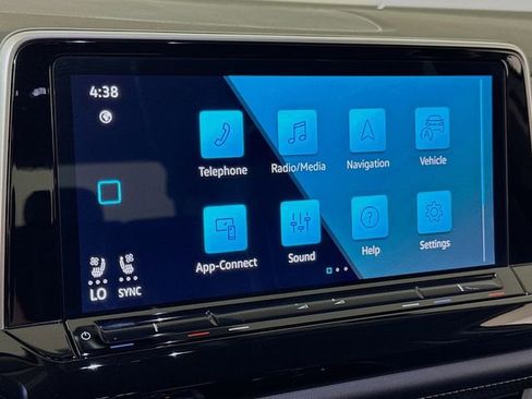 Used 2025 Volkswagen Atlas SE image 12