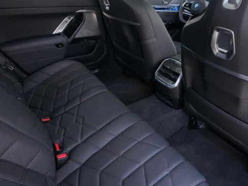 Used 2024 BMW i7 M70 w/ Premium Package AWD/4WD image 33