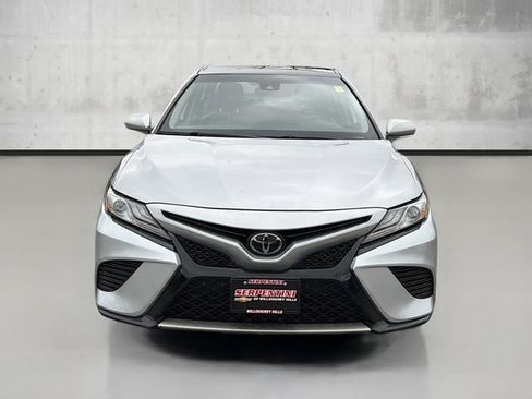 Used 2019 Toyota Camry XSE image 2