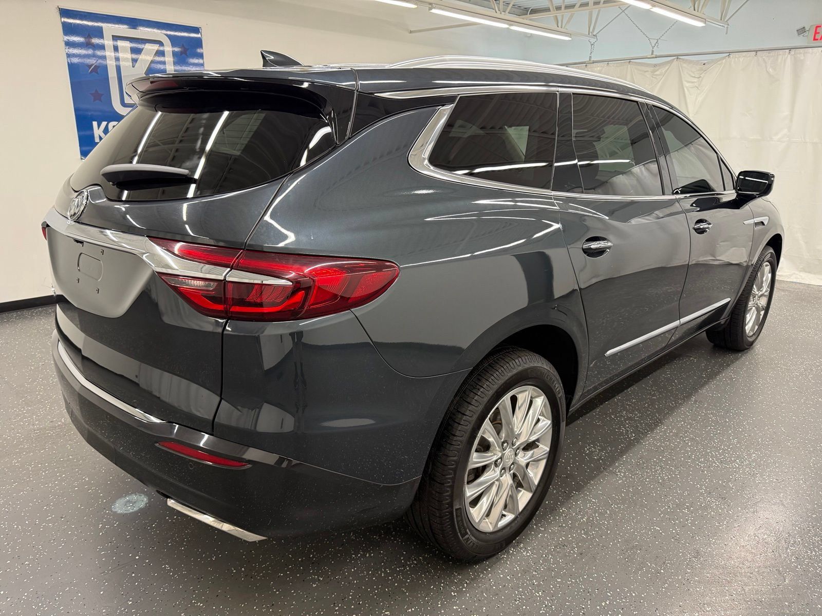 Used 2021 Buick Enclave Essence w/ Trailering Package, 5000 lbs. FWD image 2