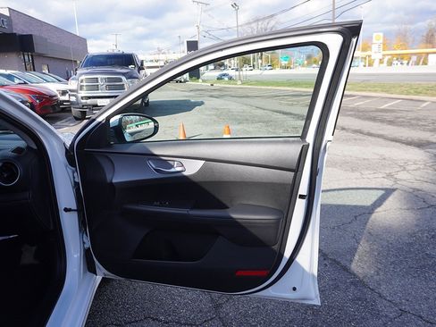 Used 2023 Kia Forte LXS image 21