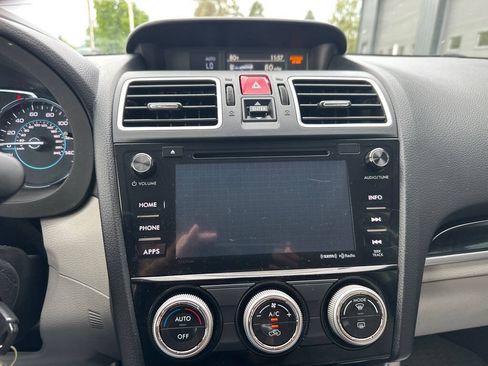 Used 2018 Subaru Forester 2.5i Limited AWD/4WD image 10