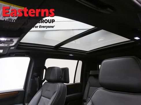 Used 2025 GMC Yukon XL Denali w/ Denali Reserve Package image 38