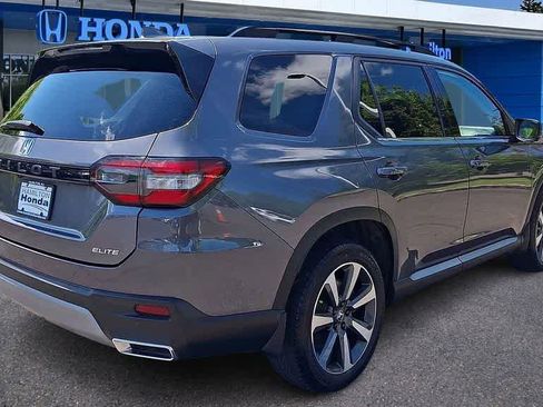 Used 2023 Honda Pilot Elite image 8