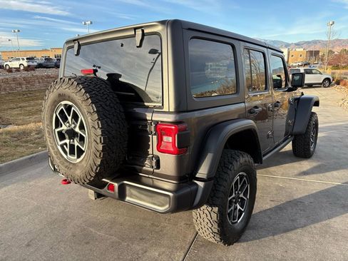 Used 2024 Jeep Wrangler Unlimited Rubicon image 10