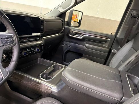 Used 2024 Chevrolet Silverado 3500 LTZ w/ LTZ Convenience Package image 20