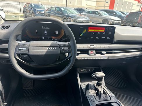 New 2025 Kia K4 LXS image 15