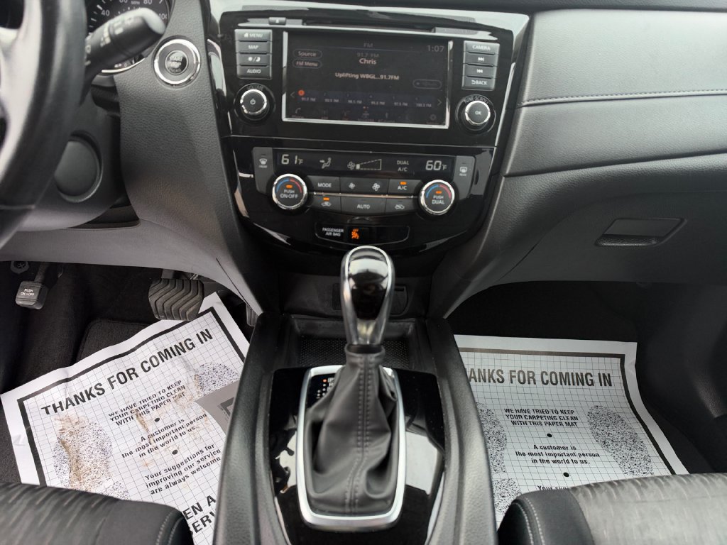 Used 2018 Nissan Rogue SV w/ Sun & Sound Touring Package AWD/4WD image 11
