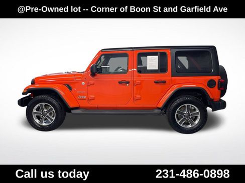 Used 2018 Jeep Wrangler Unlimited Sahara AWD/4WD image 2