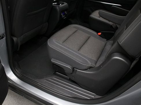 Certified 2024 Chevrolet Traverse LT image 29