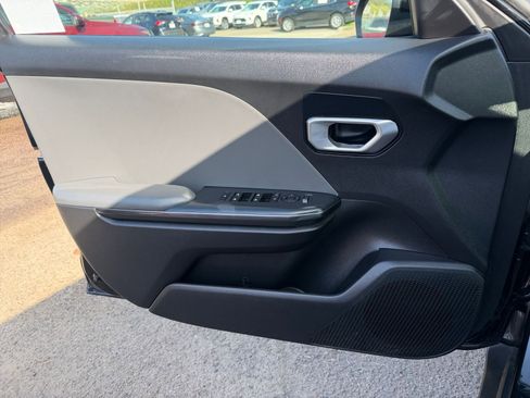 Used 2025 Kia K4 LXS image 20