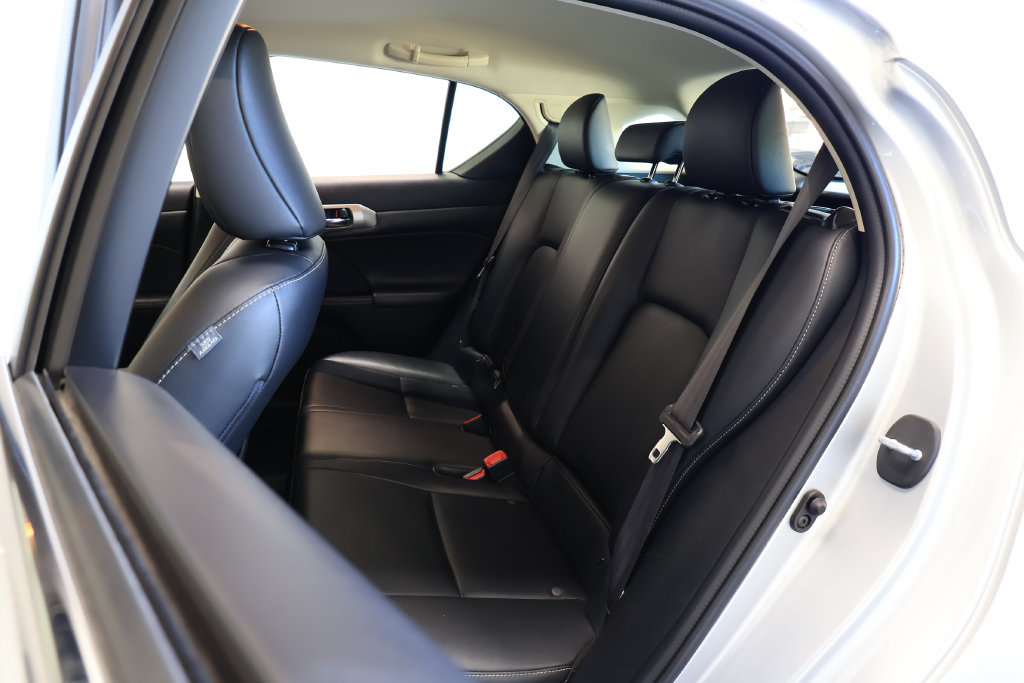 Used 2016 Lexus CT 200h w/ Seat Comfort Package FWD image 19