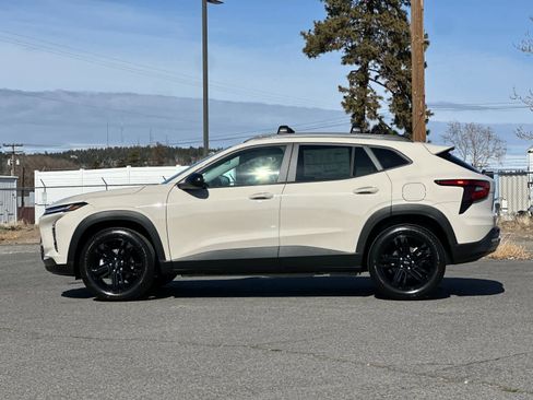 New 2026 Chevrolet Trax ACTIV w/ Sunroof Package image 5