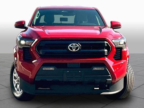 Used 2025 Toyota Tacoma SR5 AWD/4WD image 4