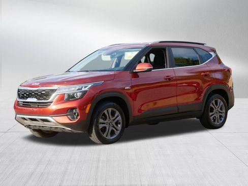 Used 2023 Kia Seltos S AWD/4WD image 3