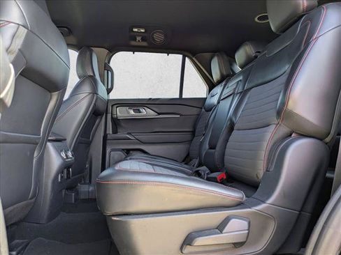 Certified 2025 Ford Explorer ST-Line w/ Premium Package RWD image 18