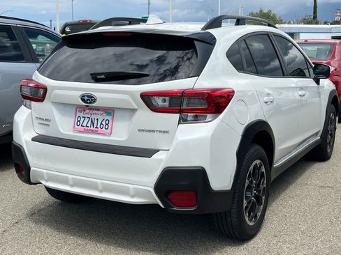 Used 2022 Subaru Crosstrek 2.0i Premium w/ Moonroof Package AWD/4WD image 4