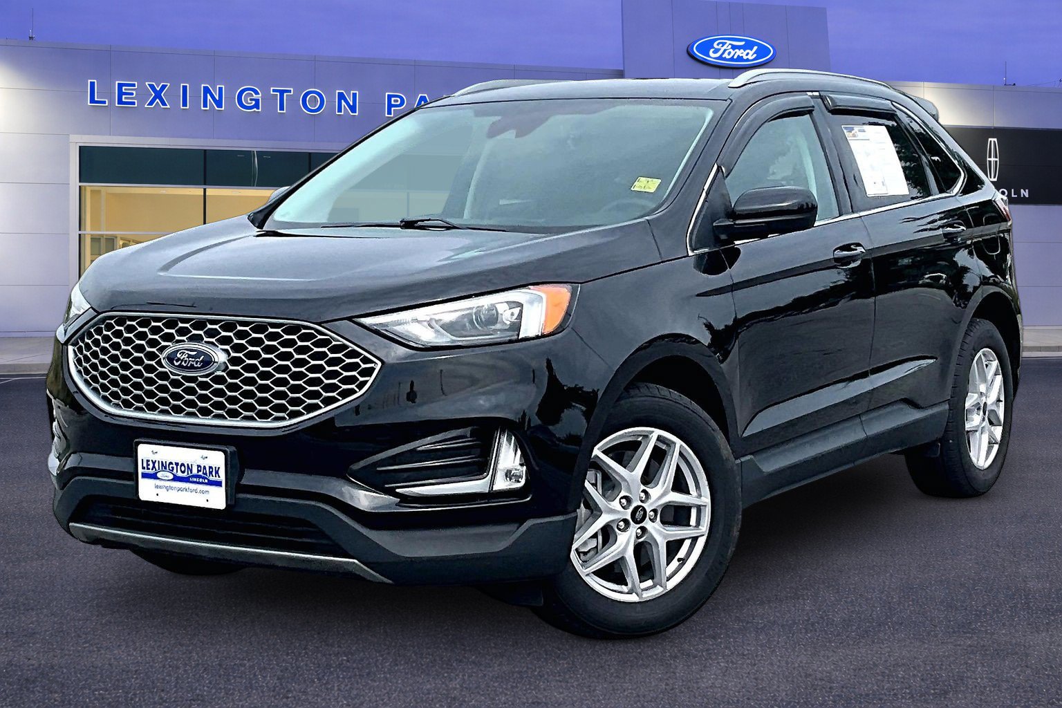 Used 2023 Ford Edge SEL w/ Convenience Package AWD/4WD image 3