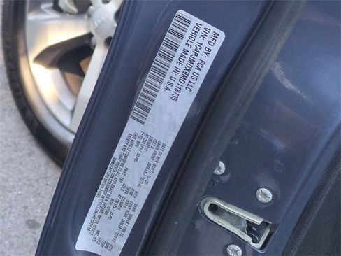 Used 2021 Jeep Cherokee Limited image 33