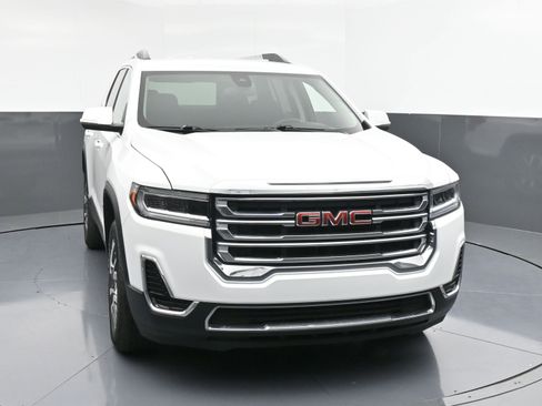 Used 2023 GMC Acadia SLE w/ Driver Convenience Package image 2