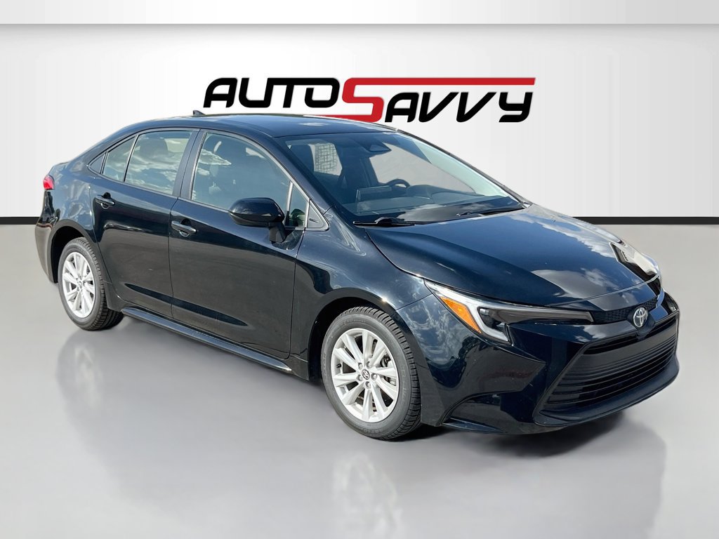 Used 2025 Toyota Corolla LE w/ LE Premium Package FWD image 1