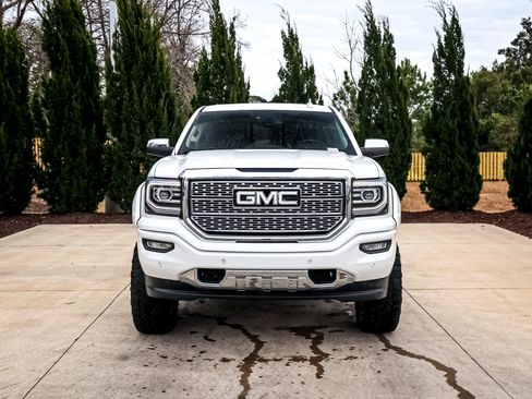 Used 2017 GMC Sierra 1500 Denali image 3