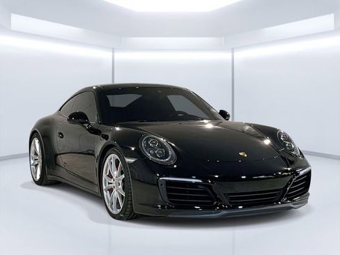 Certified 2017 Porsche 911 Carrera 4S image 3