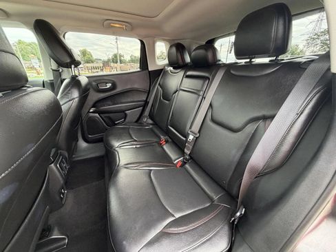 Used 2018 Jeep Compass Trailhawk w/ Leather Interior Group AWD/4WD image 16