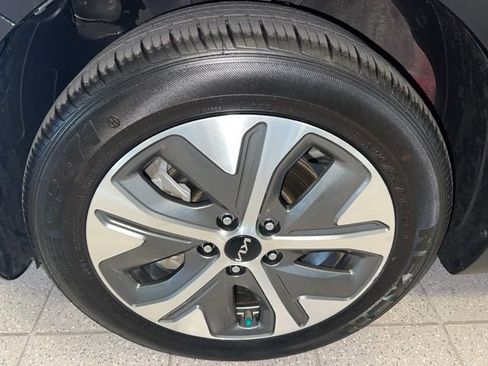 Used 2022 Kia Niro EX image 31