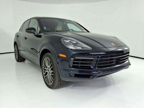 Certified 2023 Porsche Cayenne Platinum Edition image 10